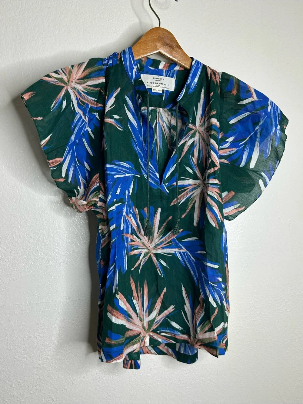 NWT Trovata Birds of Paradis Cotton Ramie Short Sleeve Lightweight Blouse Top